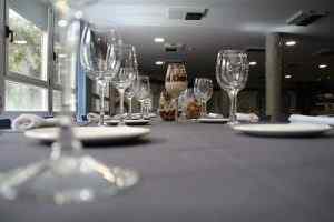 restaurante alcazarén mesa