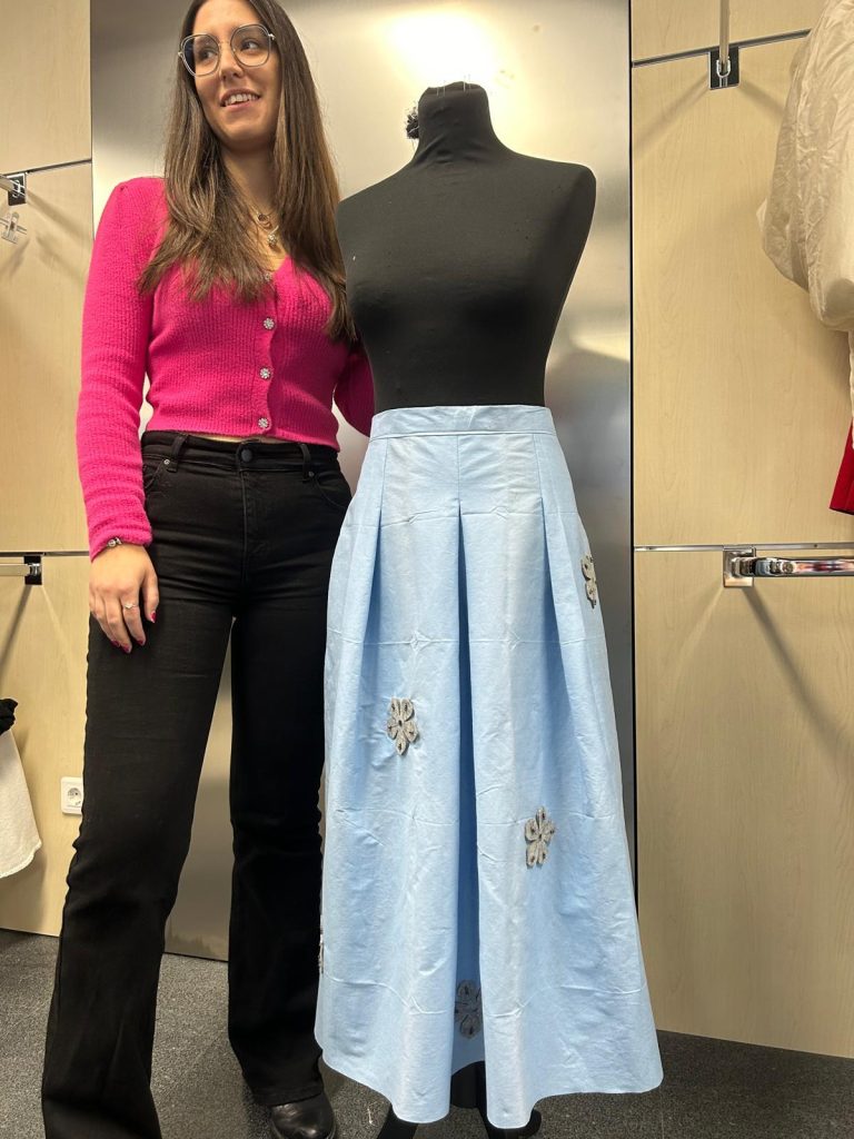 faldas-materiales-inusuales (16)