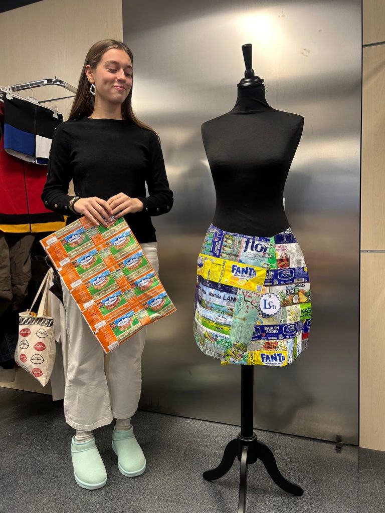 faldas-materiales-inusuales (3)